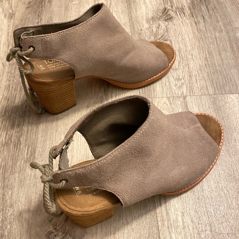 Toms Tan Elba Booties Peep Toe Suede Tassles Taupe Chunky Block Heel Mules | 8 - Picture 12 of 16